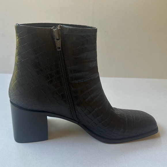 Via Spiga Vtg Dark Brown Croc Embossed Leather Square Toe Ankle Boots 9 Narrow - Picture 7 of 12